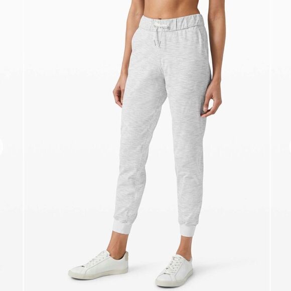 Lululemon On the Fly Jogger 28" *Luxtreme
Wee Are From Space Nimbus Battleship - Picture 1 of 9